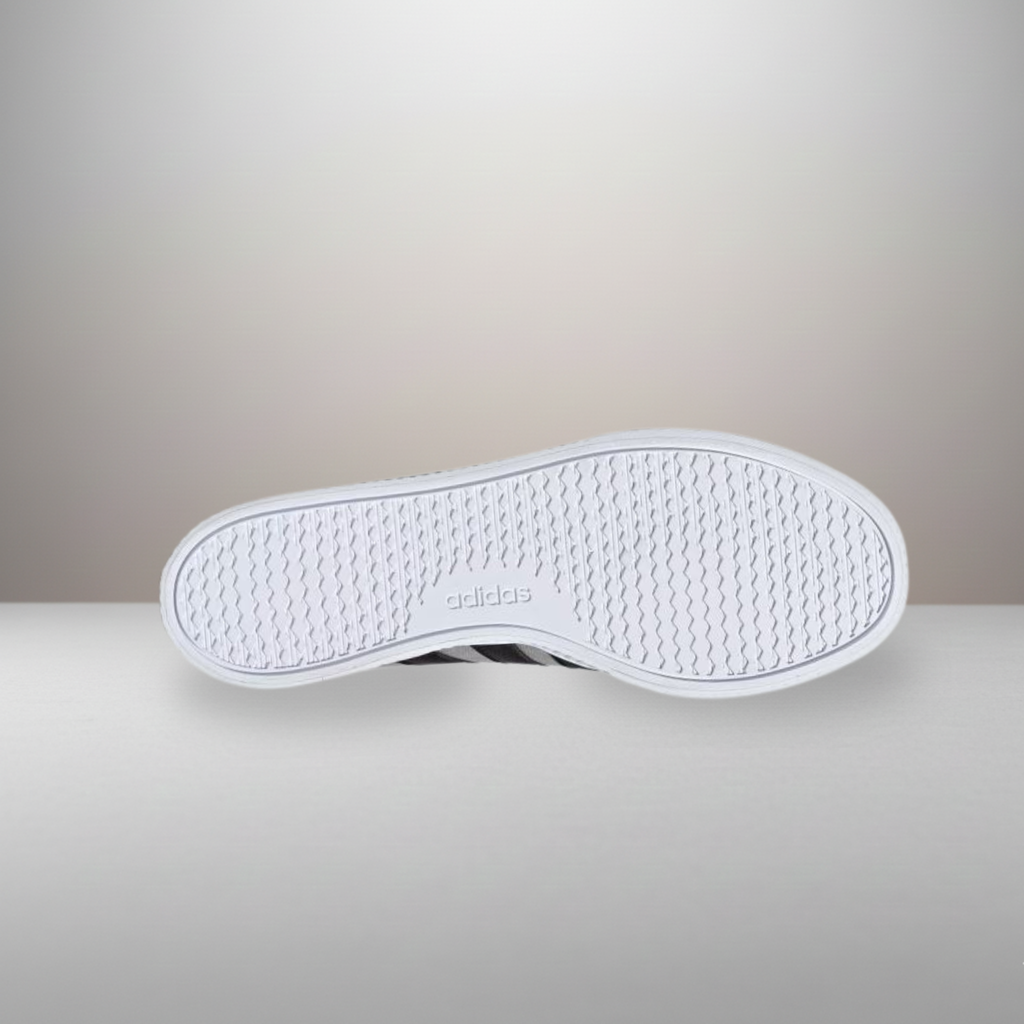 Zapatillas Adidas Daily 3.0 gris talla 42 2/3 detalle de la suela