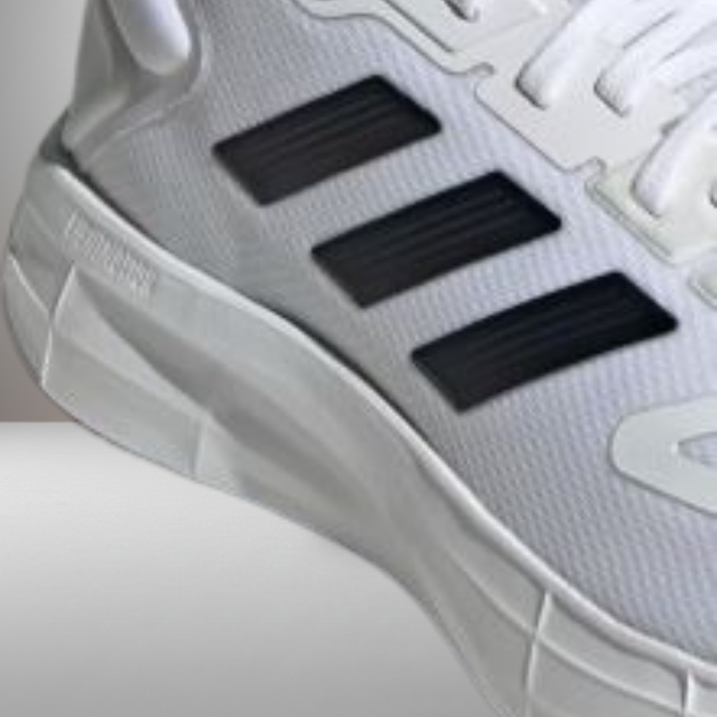 Zapatillas Adidas Duramo 10 blanco talla 44 detalle del logo y materiales