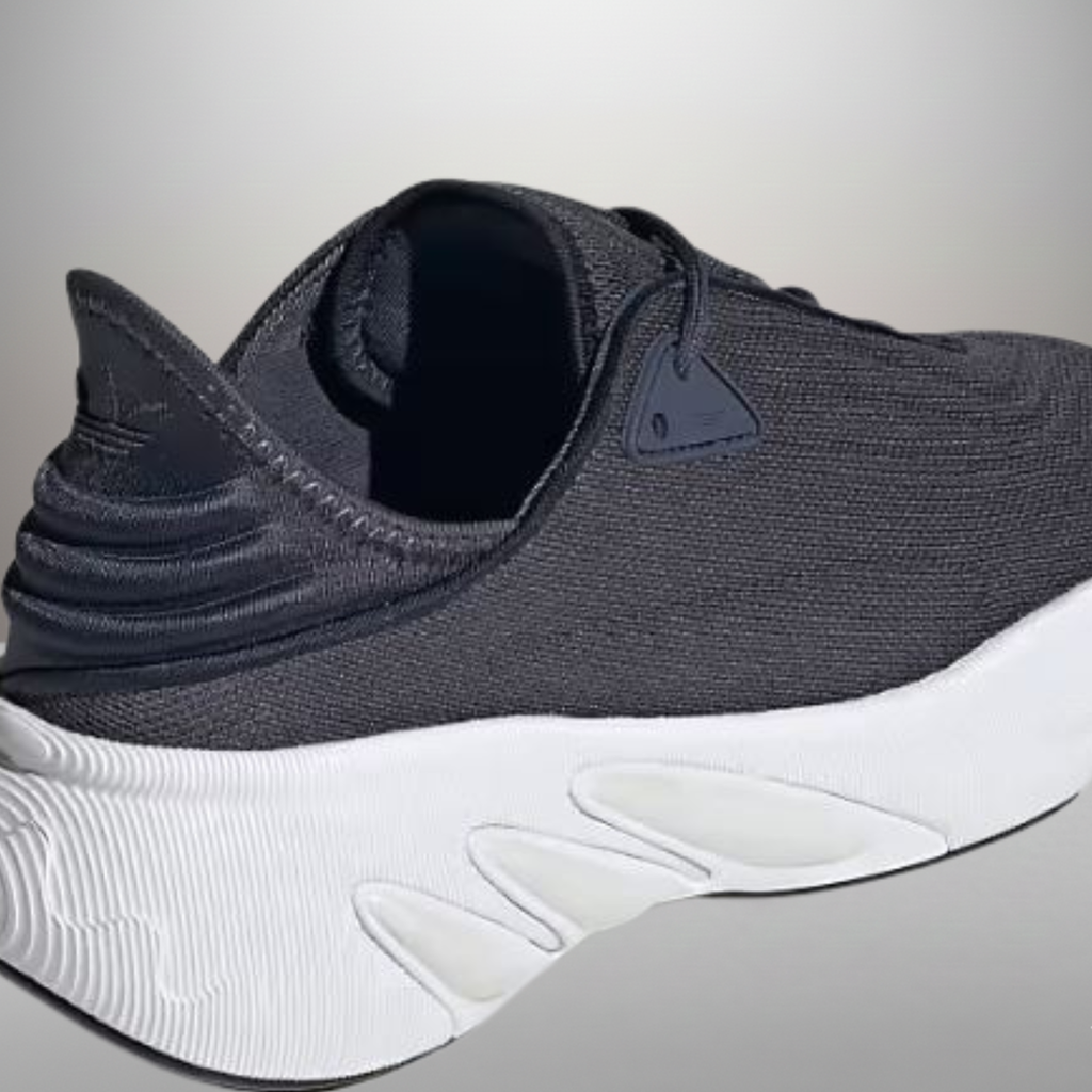 Zapatillas Adidas Originals Adifom SLTN azul talla 46 detalle del logo y materiales