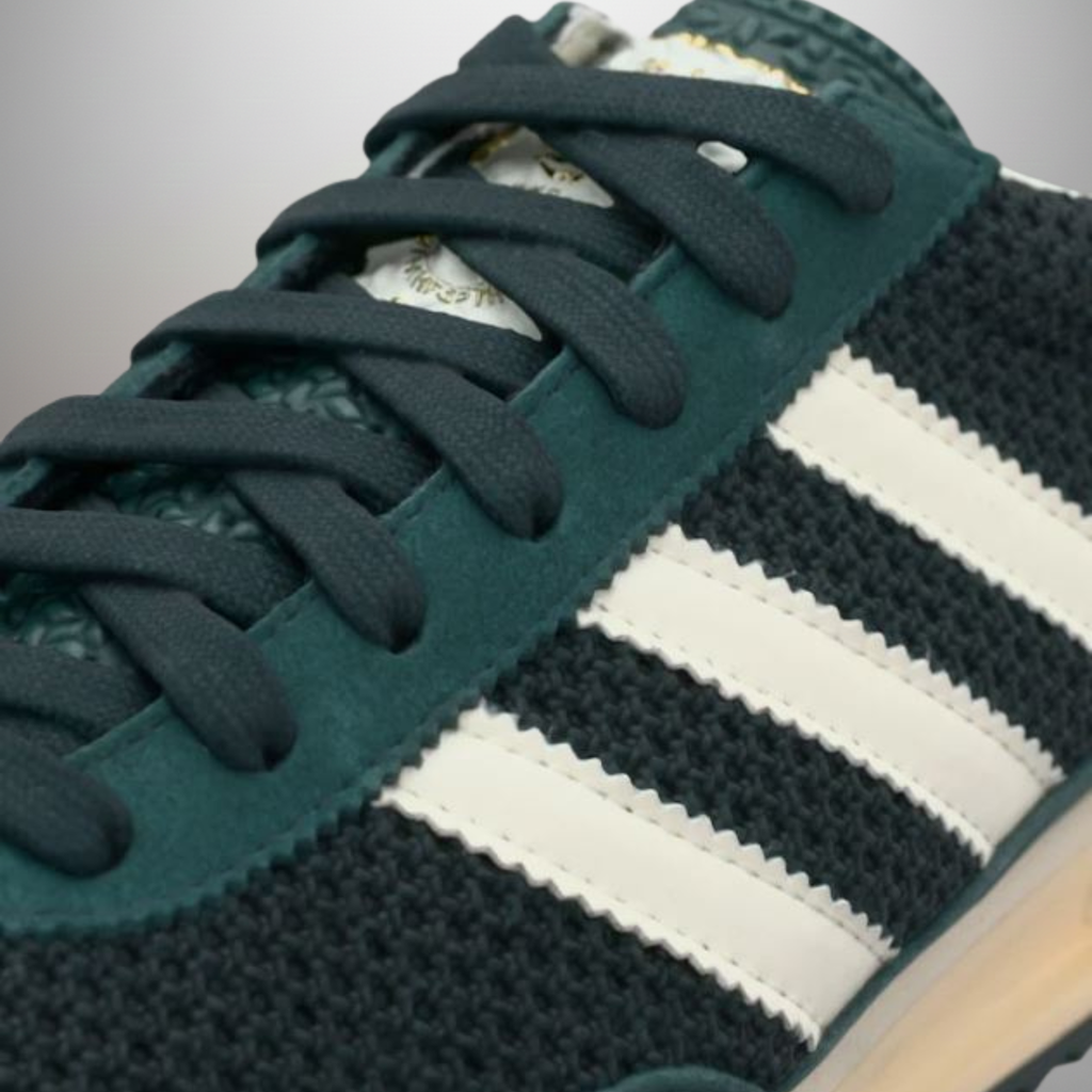 Zapatillas Adidas Originals SL 72 RS verde talla 41 1/3 detalle de los cordones y la lengüeta texturizada EWA