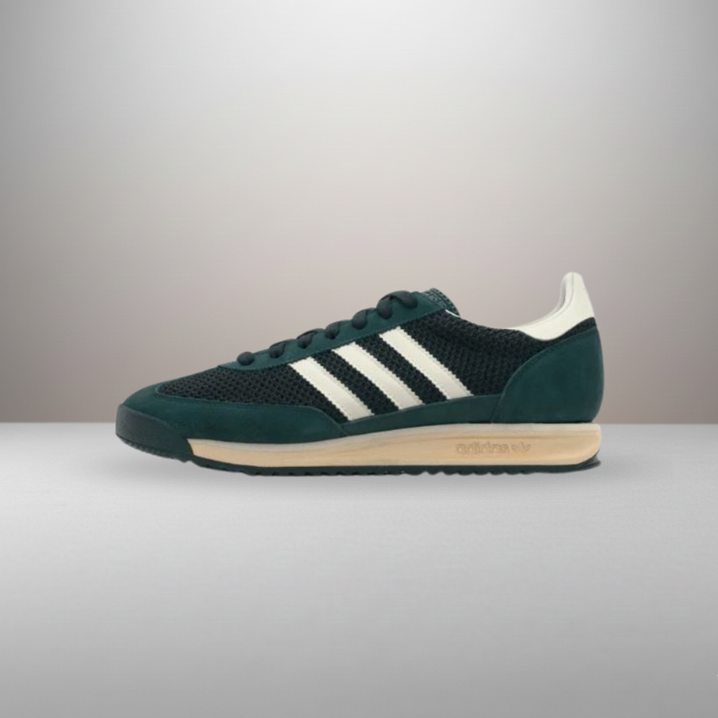 Zapatillas Adidas Originals SL 72 RS verde talla 41 1/3 vista lateral exterior con las tres bandas