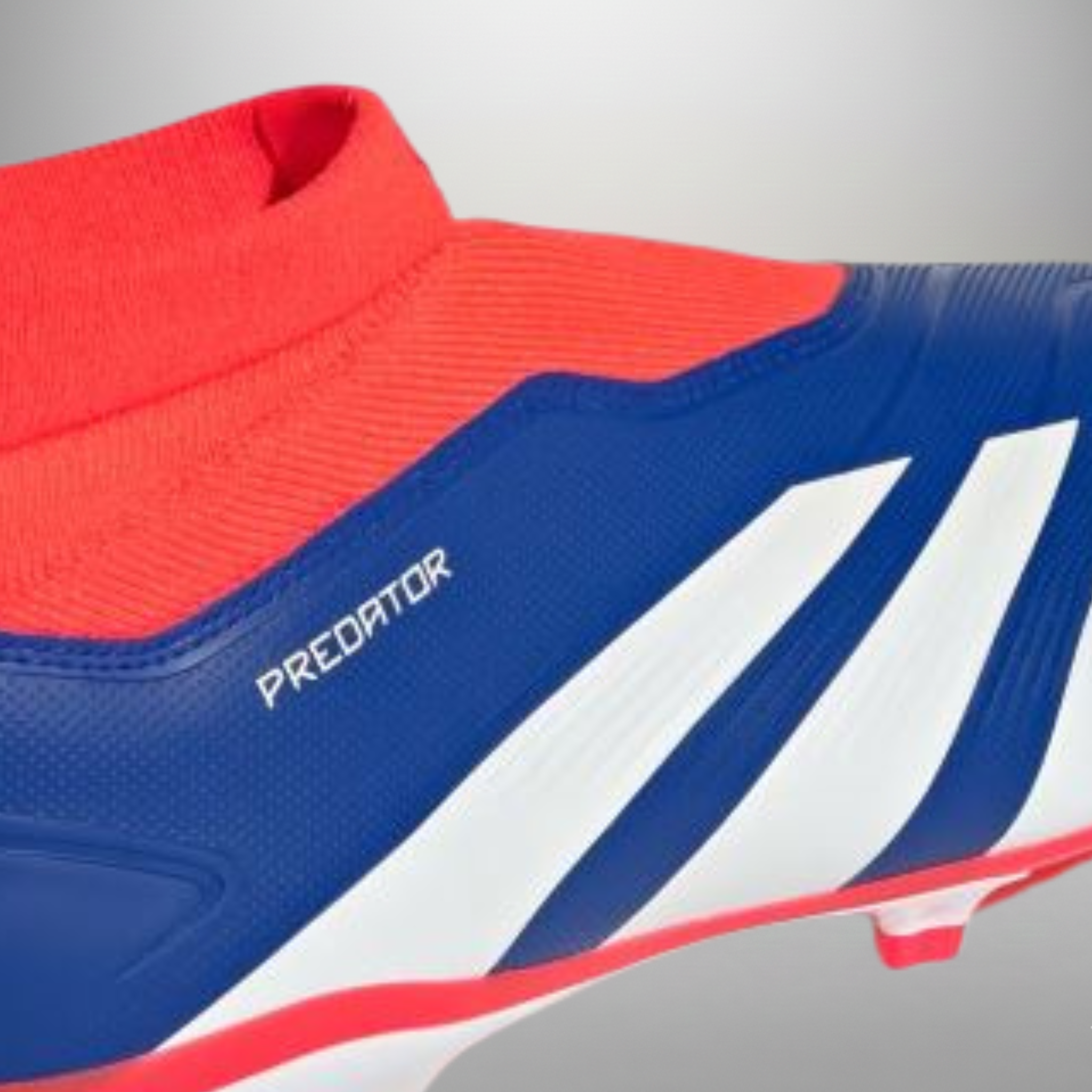 Zapatillas Adidas Predator League Laceless azul talla 44 detalle del logo y materiales