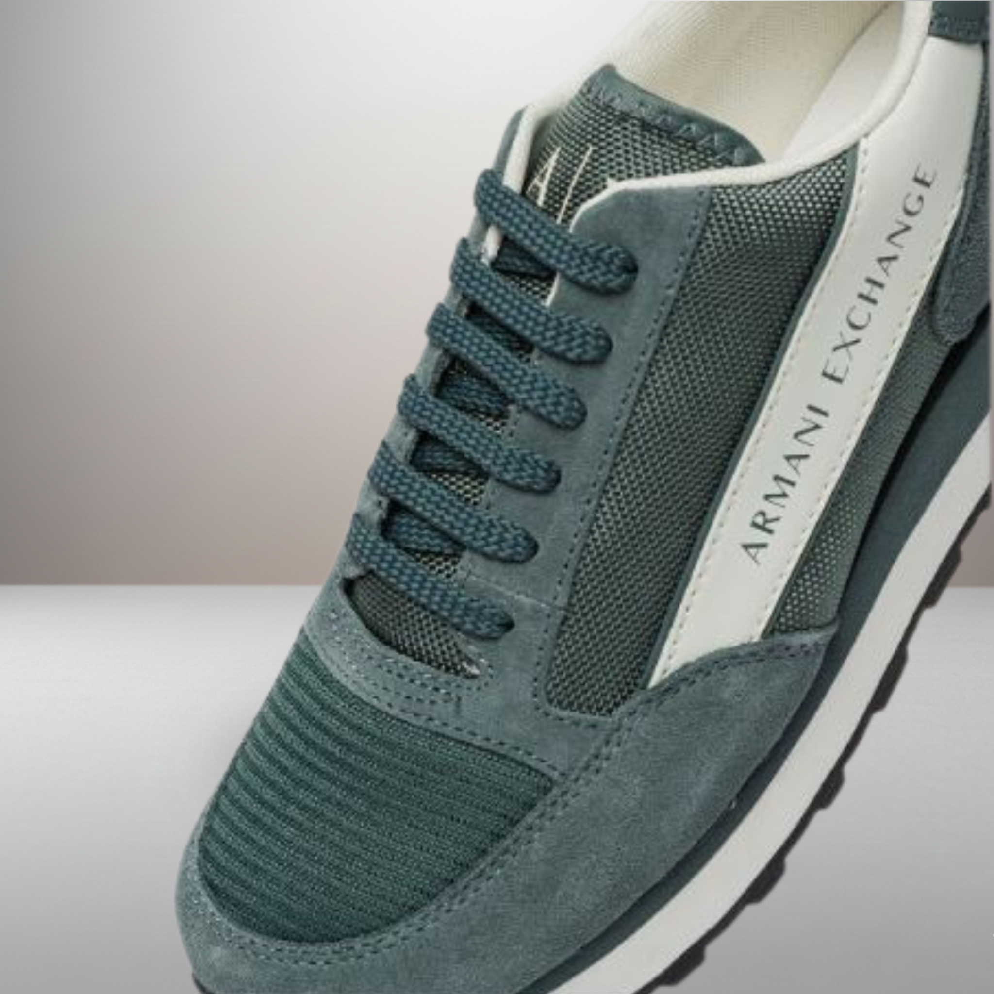 Zapatillas Armani Exchange Lace Up verde talla 43 detalle de las cordoneras
