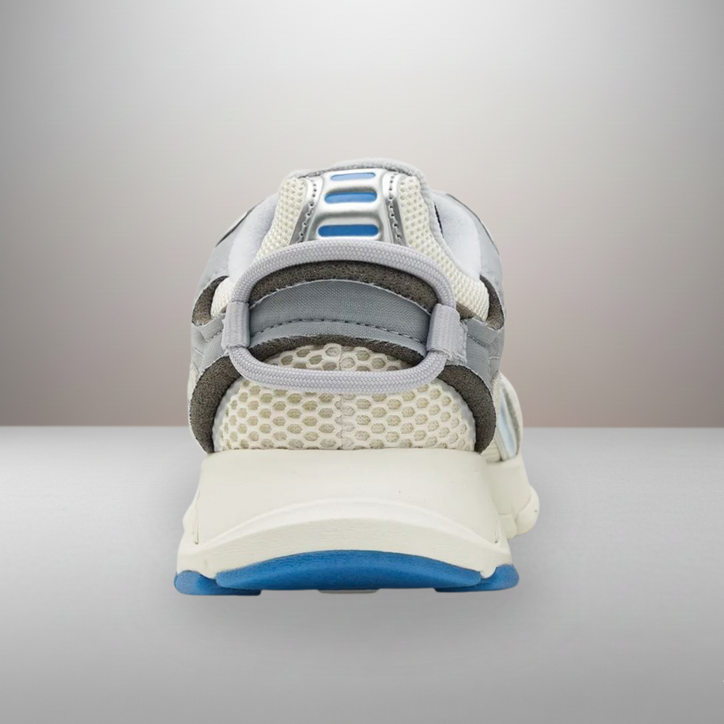 Zapatillas Lacoste L003 NEO 224 gris talla 42 vista trasera del talón
