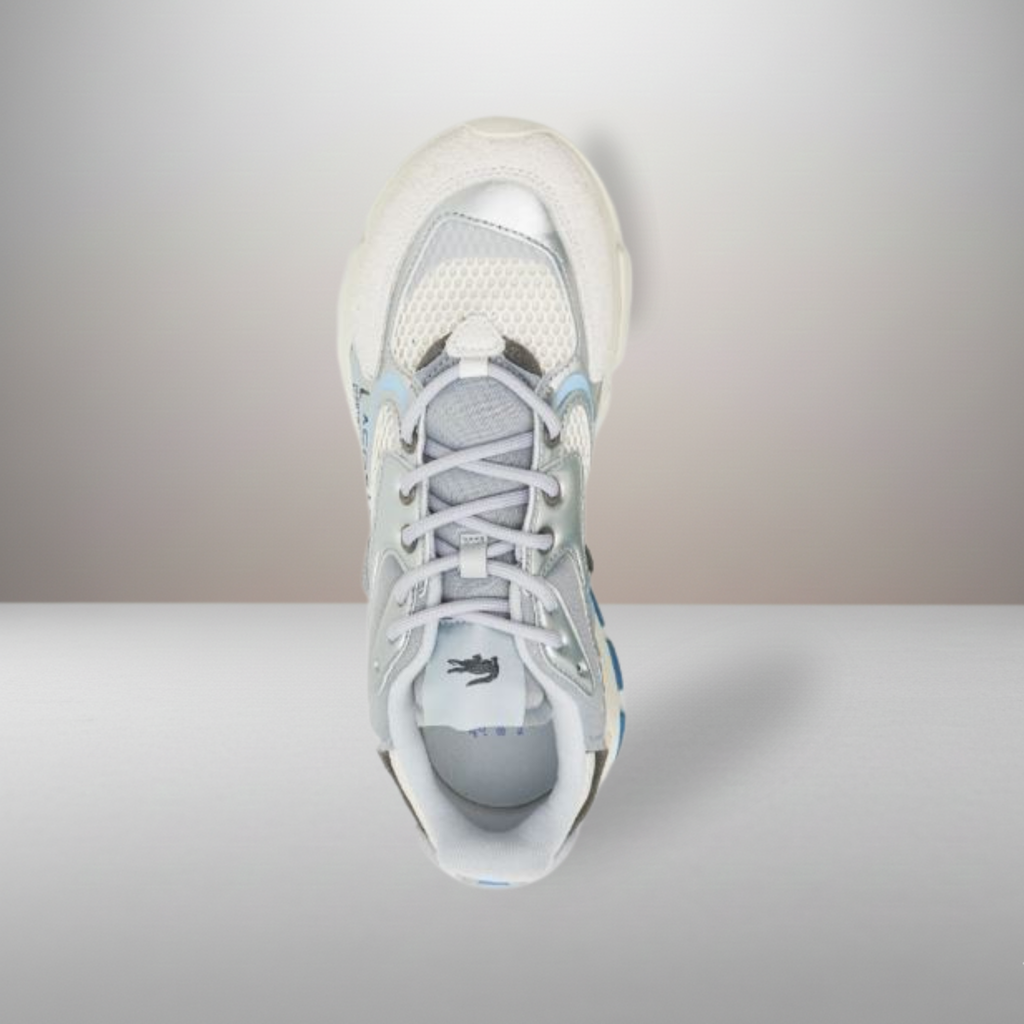 Zapatillas Lacoste L003 NEO 224 gris talla 42 detalle del logo y materiales
