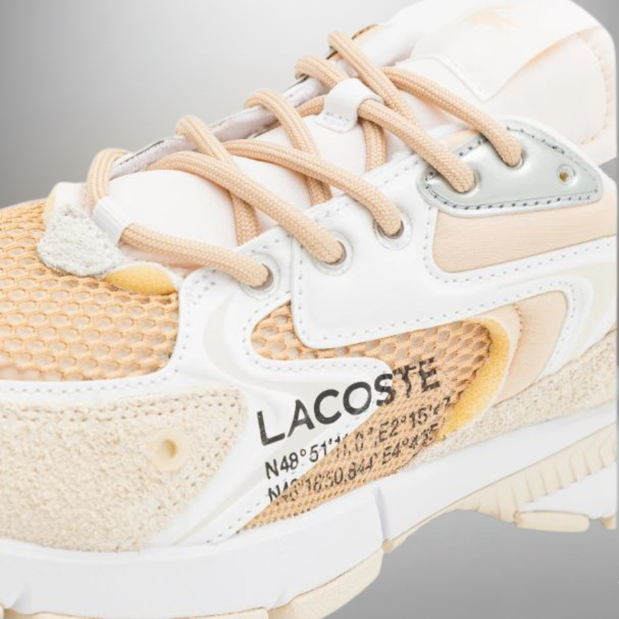 Zapatillas Lacoste L003 NEO 224 naranja talla 43 detalle de las cordoneras
