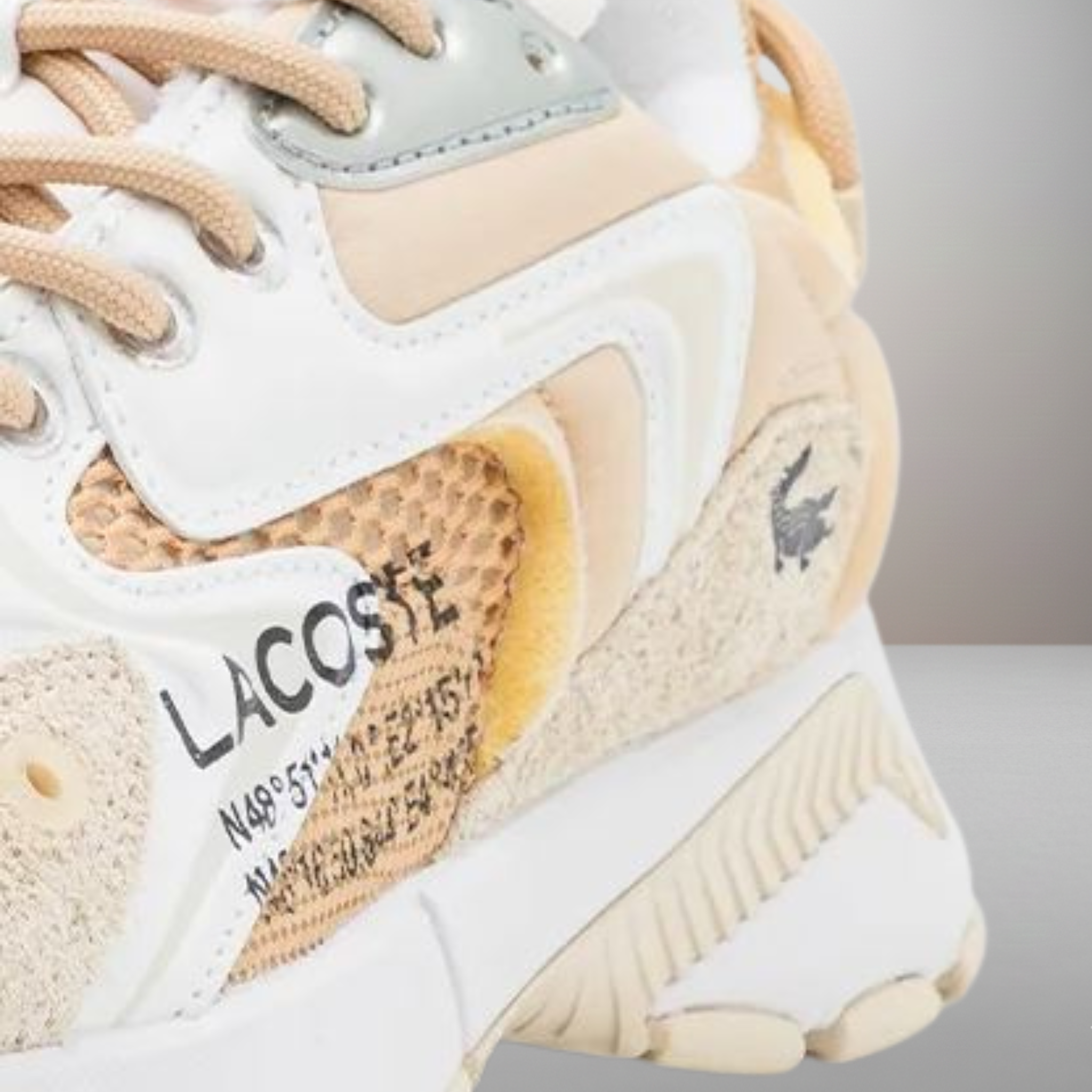 Zapatillas Lacoste L003 NEO 224 naranja talla 43 detalle del logo y materiales
