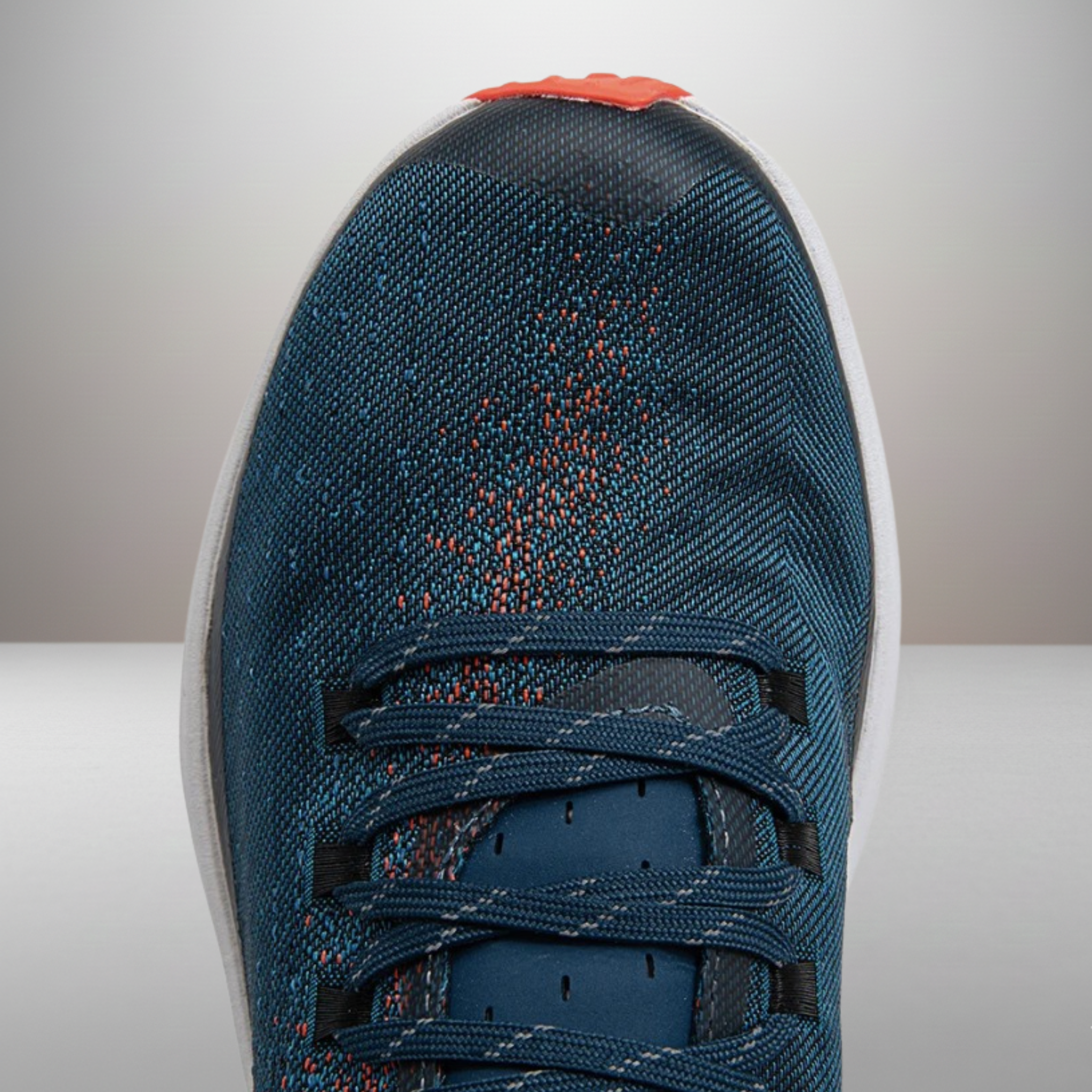 Zapatillas Le Coq Sportif LCS R2024 talla 44 vista delantera de la puntera