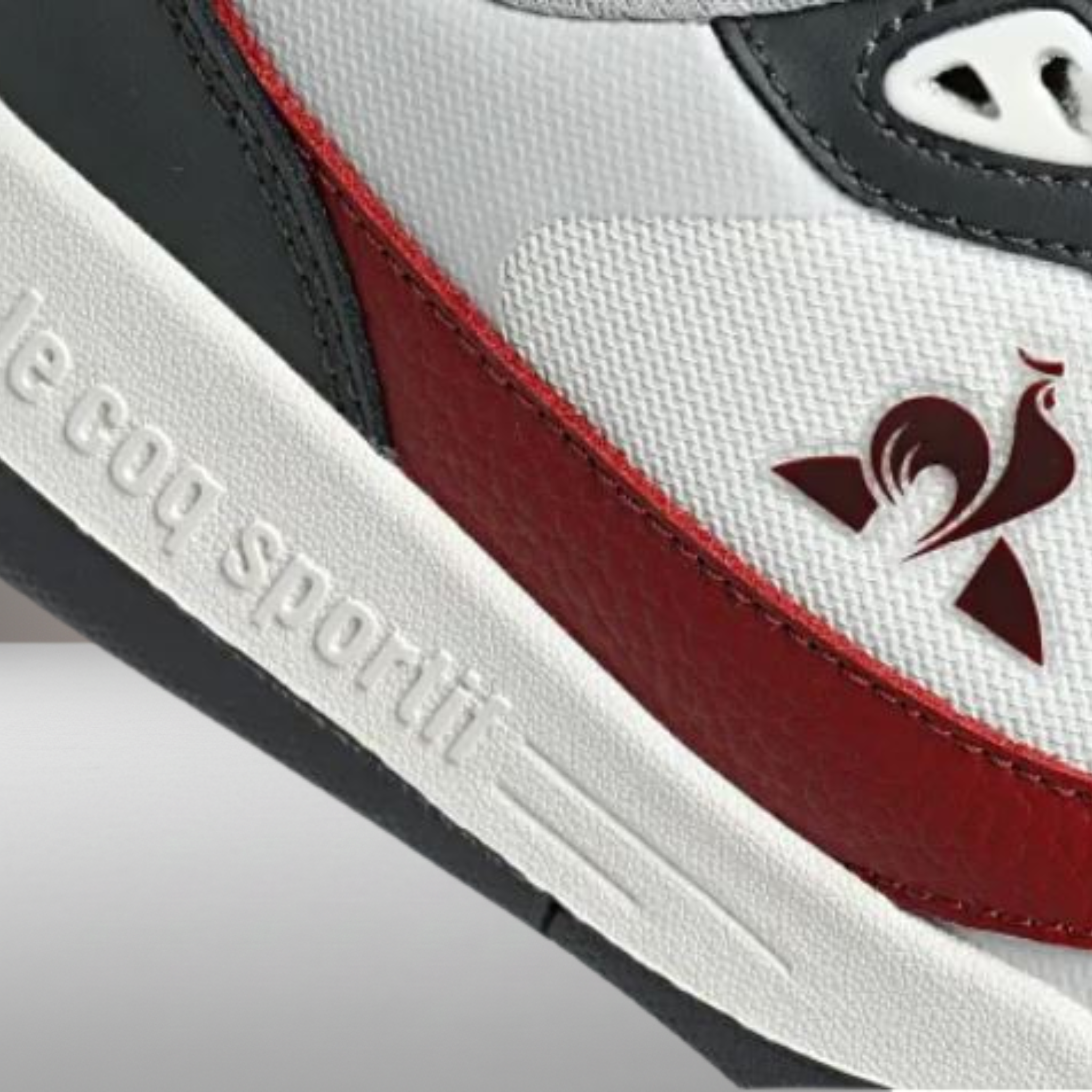 Zapatillas Le Coq Sportif Pro Star Lite blanco y rojo talla 42 detalle del logo y materiales