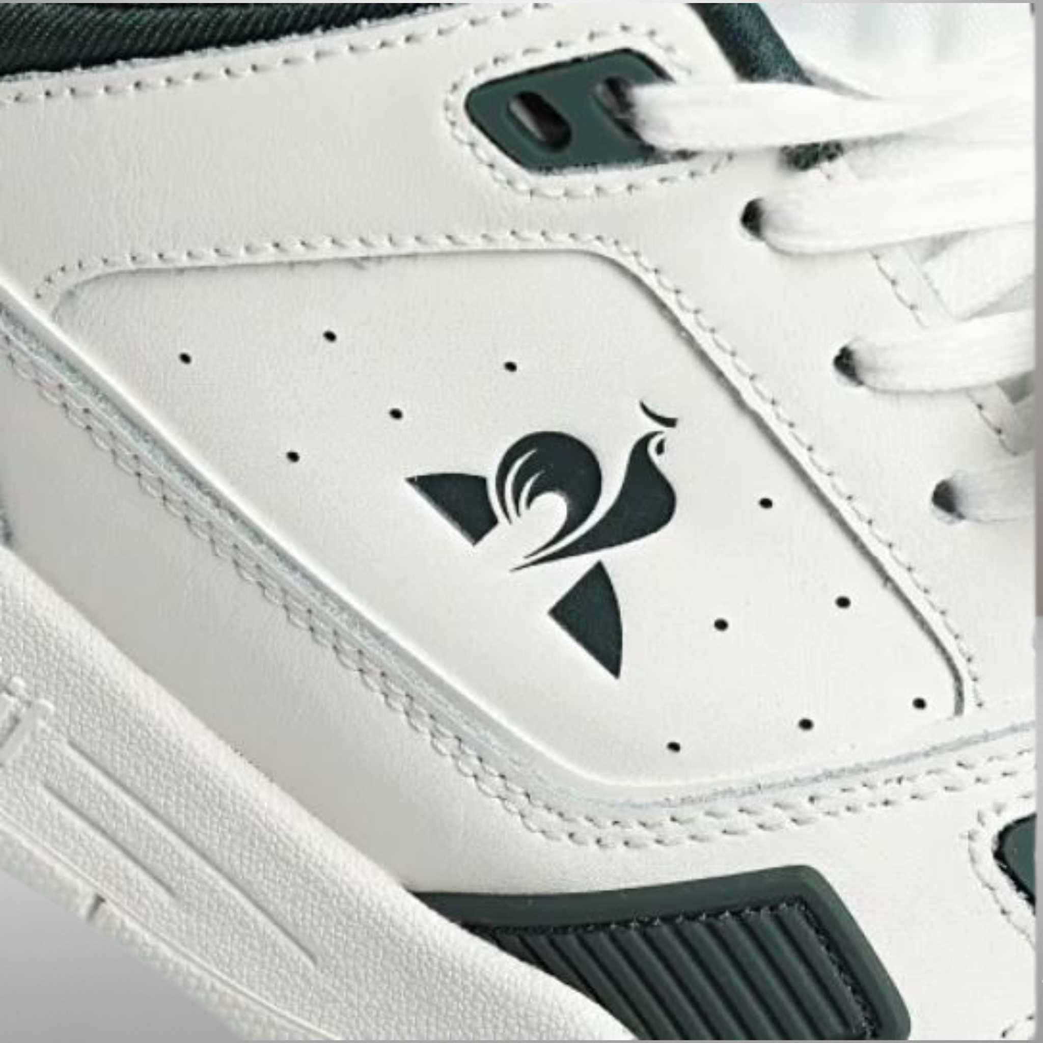 Zapatillas Le Coq Sportif Pro Star Perf blanco y verde talla 43 detalle del logo y piel perforada