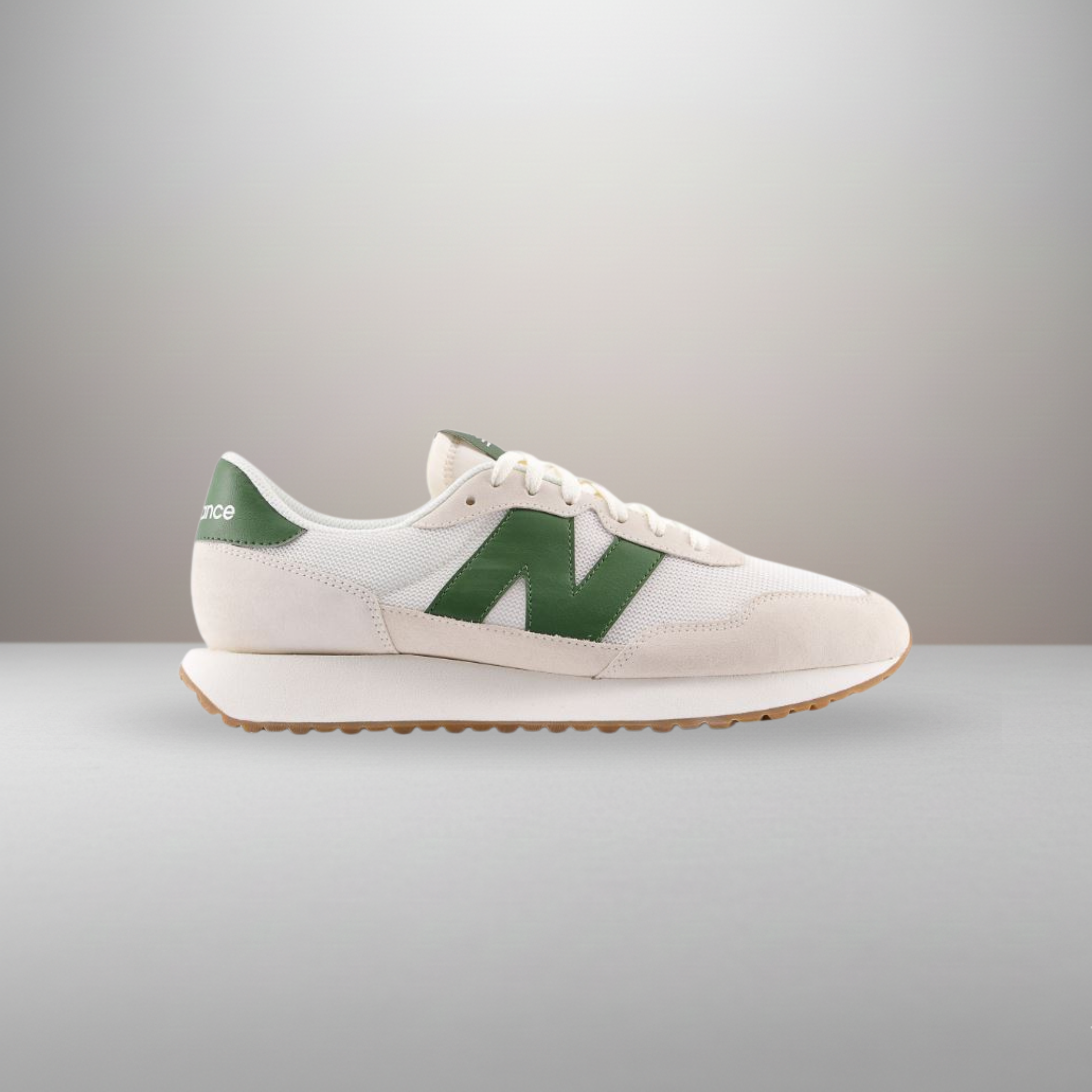 Zapatillas New Balance 237 beige/verde talla 43 vista lateral exterior