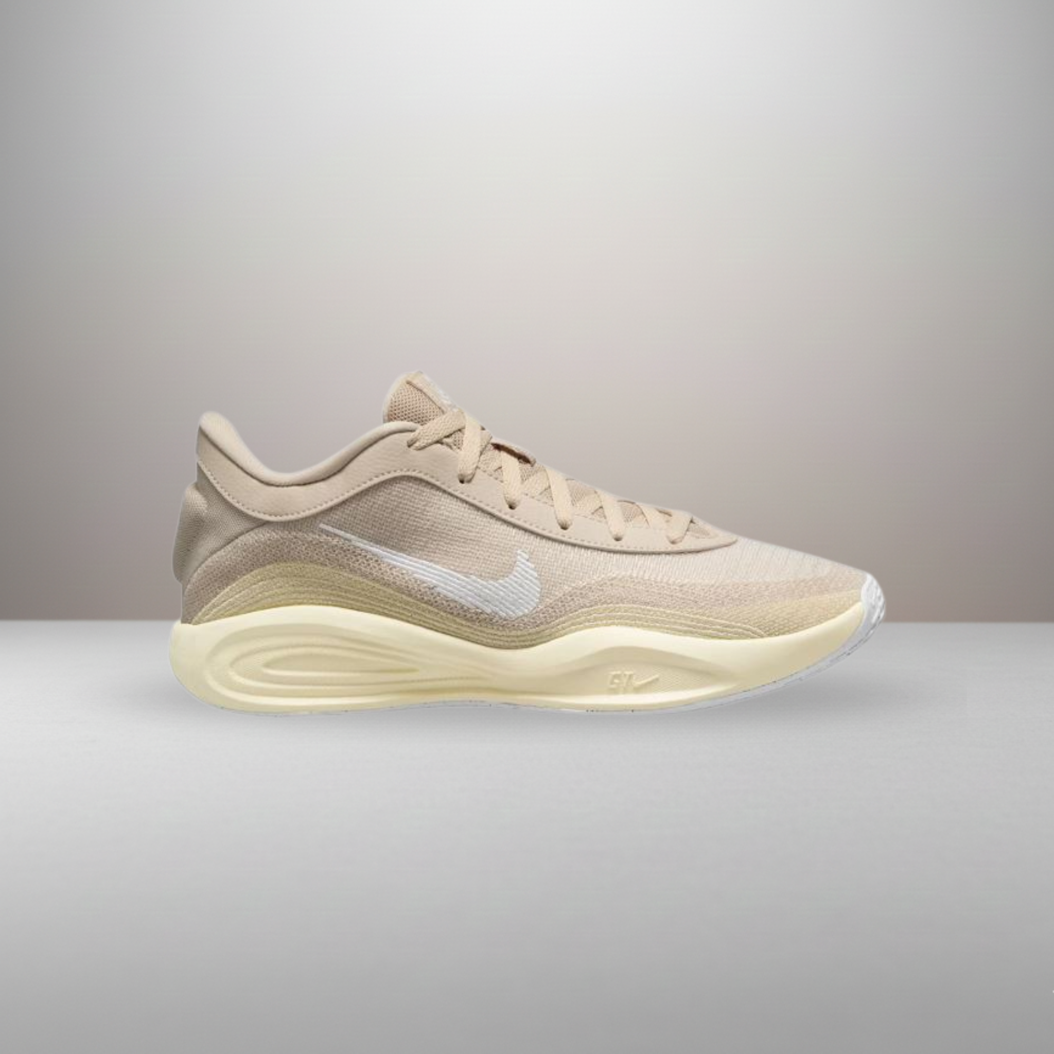 Zapatillas Nike G.T. Hustle Academy beige talla 45 vista lateral exterior