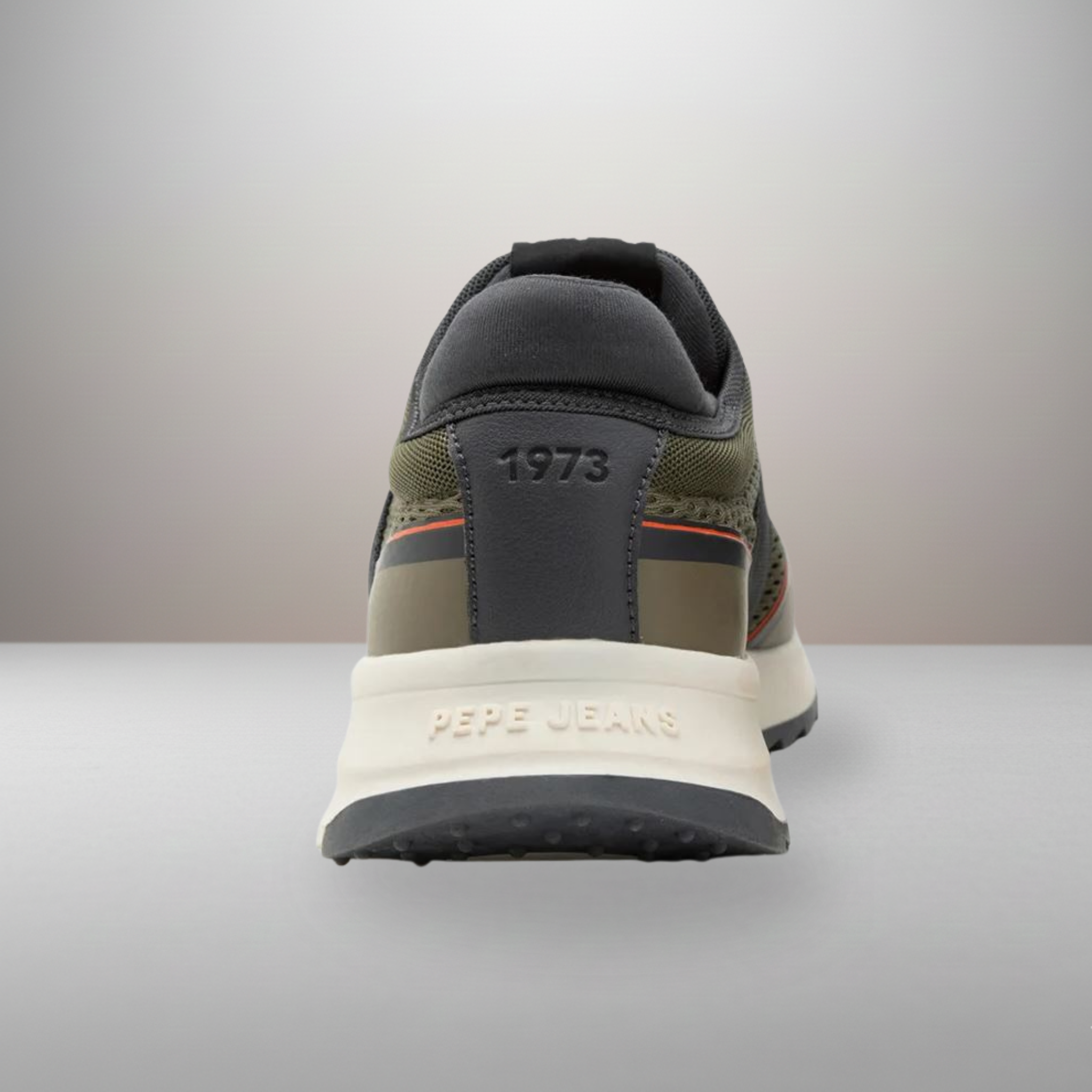 Zapatillas Pepe Jeans One caqui talla 45 vista trasera del talón