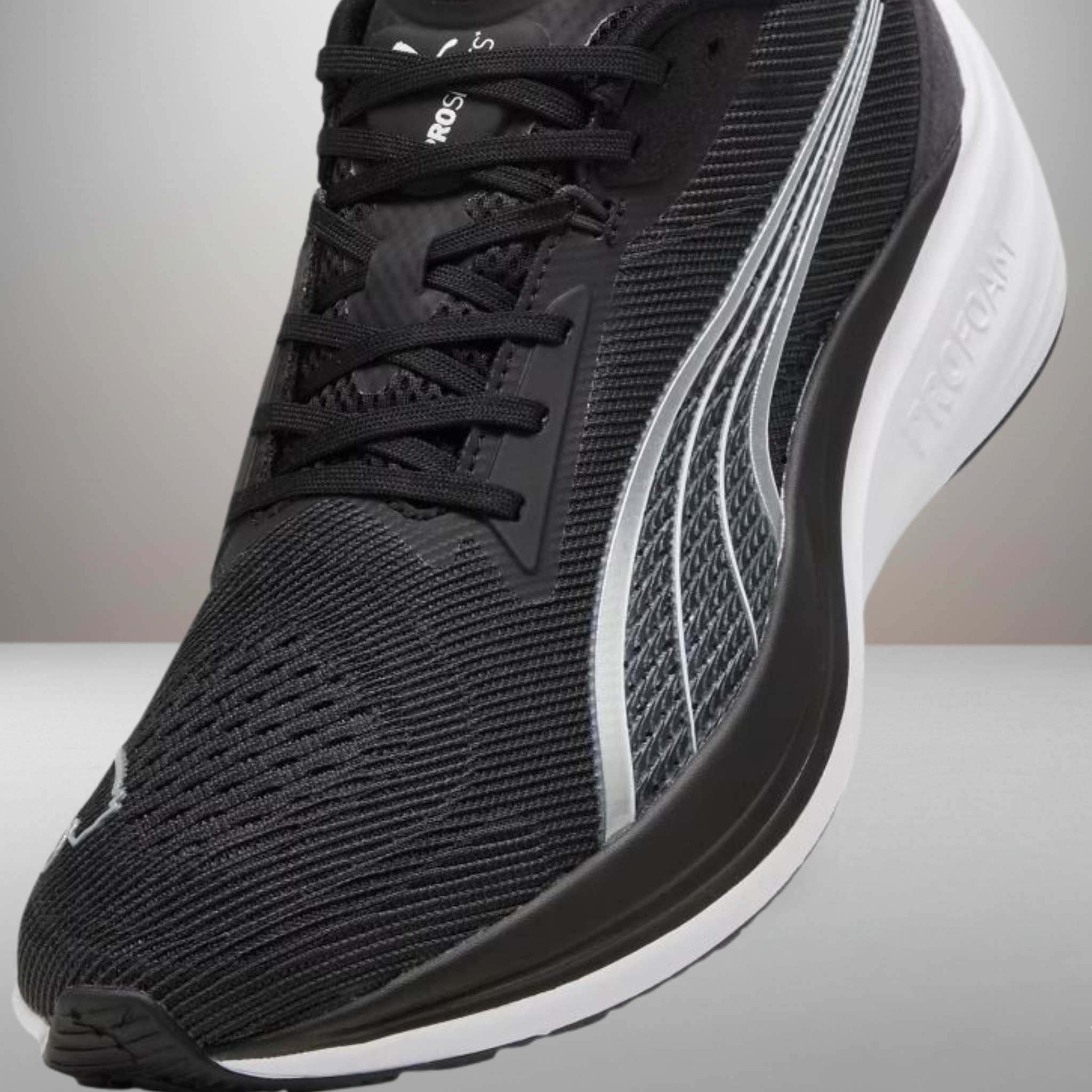 Zapatillas Puma Darter Pro negro talla 42 detalle del sistema de lazado