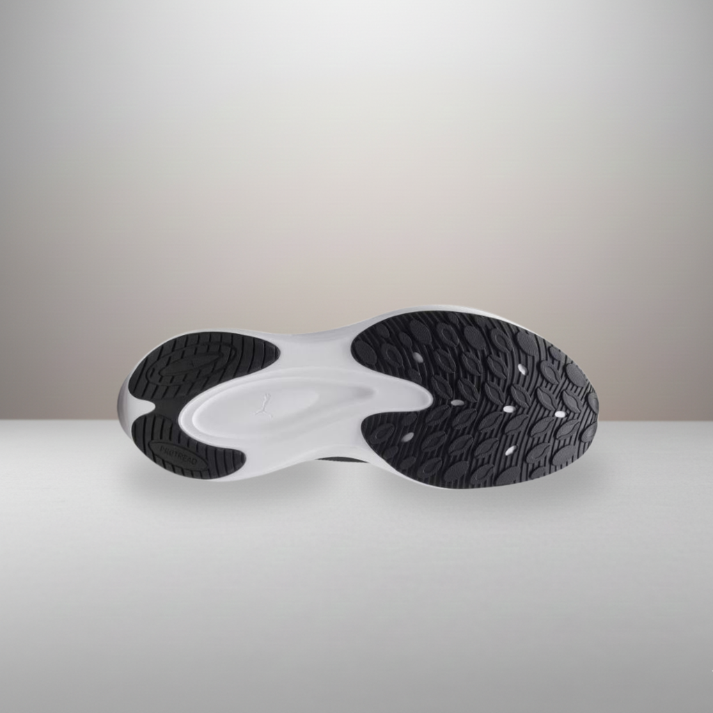 Zapatillas Puma Darter Pro negro talla 42 detalle de la suela de tracción