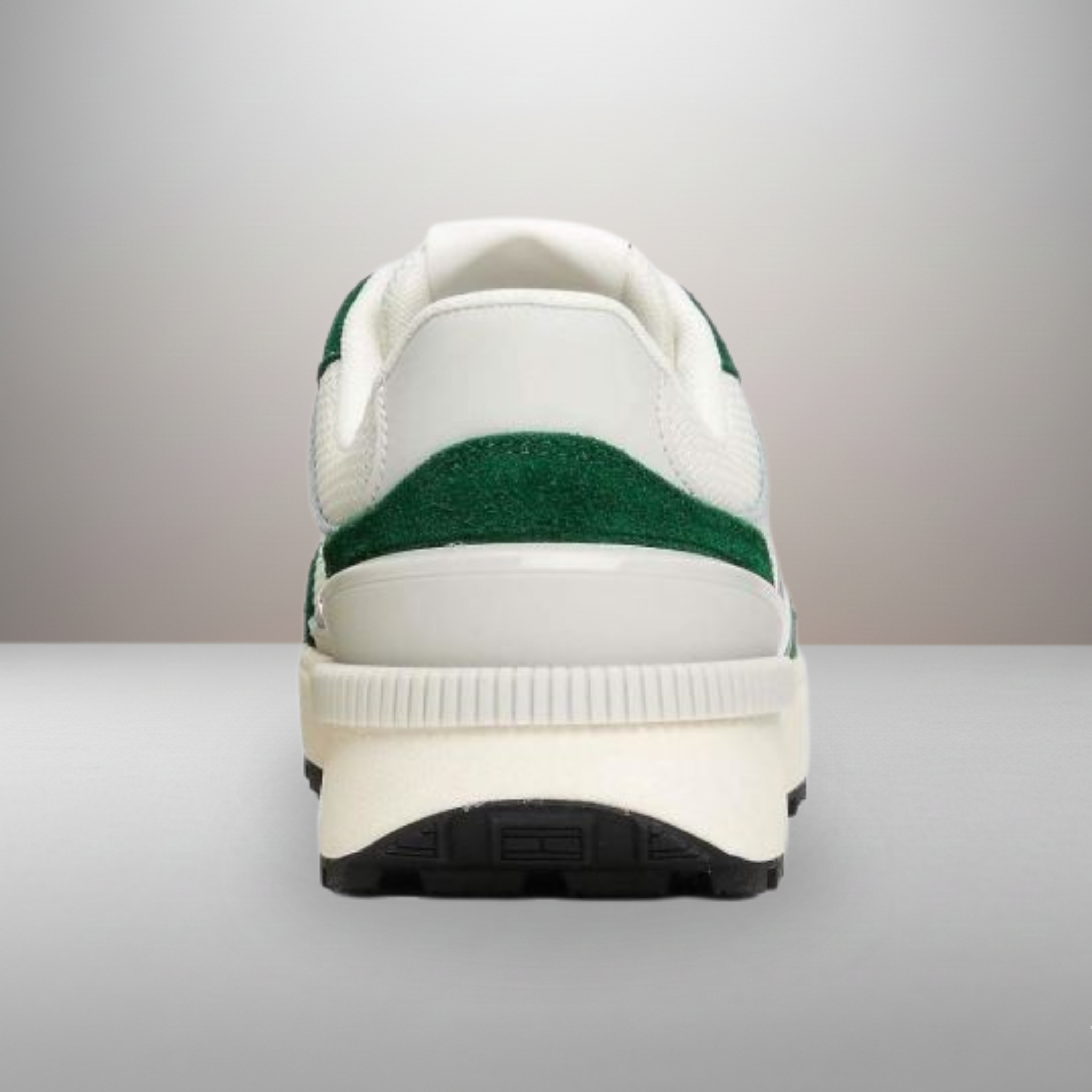 Zapatillas Tommy Jeans TJM Technical Runner ESS verde talla 40 vista trasera del talón