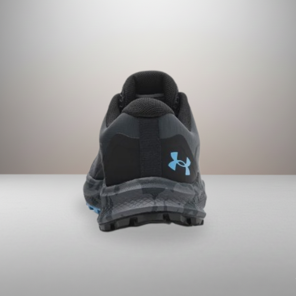 Zapatillas Under Armour Charged Bandit TR 3 color negro talla 40 vista trasera del talón