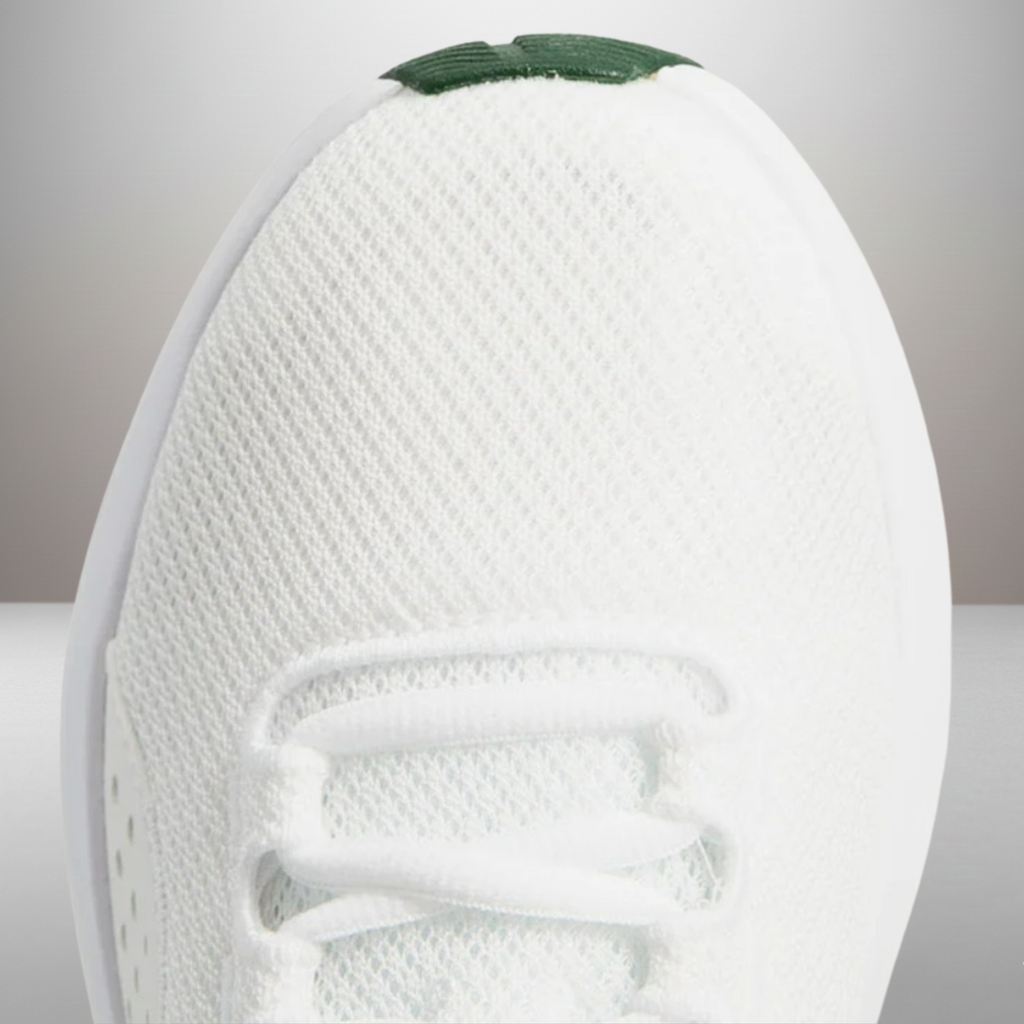 Zapatillas Under Armour Charged Surge 4 blanco talla 42 vista delantera de la puntera reforzada