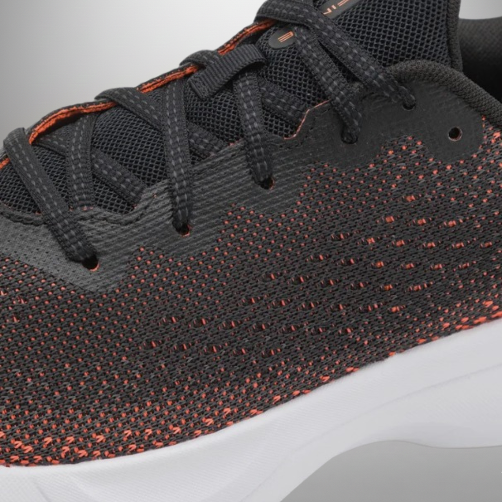 Zapatillas Under Armour Infinite talla 45 detalle de las cordoneras